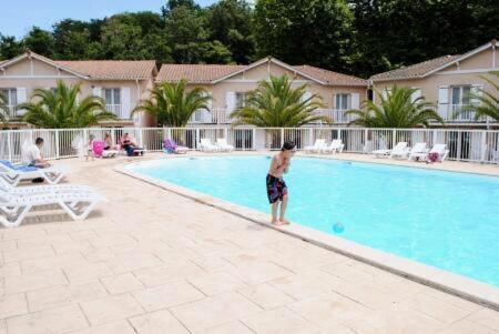 Ferienwohnung Petit Oasis Avec Piscine Anglet Exterior foto